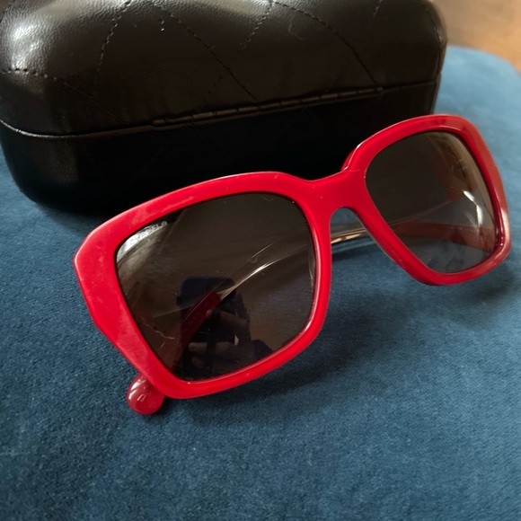 Vintage CHANEL Red & Clear acetate Sunglasses (5263 c1343) main image 10